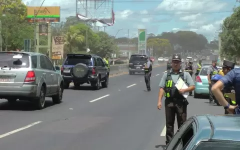 M�s de 80 ebrios manejaban en Navidad, afirma Caminera