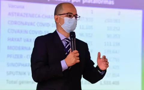 Vacunaci�n anti-COVID-19 en ni�os se dar�a antes del inicio de clases en el 2022