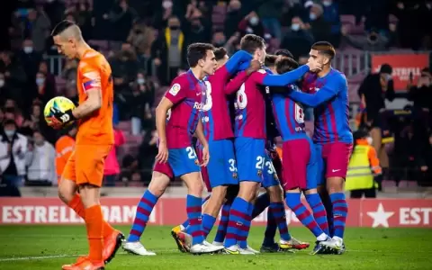 Los nueve jugadores que Barcelona pondr� en venta para el 2022
