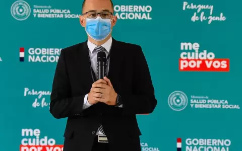 H�ctor Castro, la estrella de la campa�a de vacunaci�n anticovid