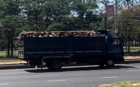 Campesinos denuncian que polic�as intentaron detener su avance hacia la capital