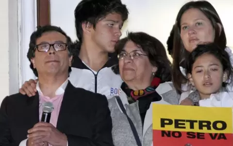 Colombia: Petro se consolida para las elecciones y conf�a en ganar en primera vuelta