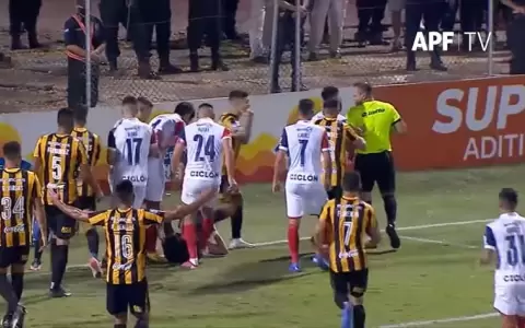 Pati�o reconoce que �patadita� a Ferreira le pudo costar la roja
