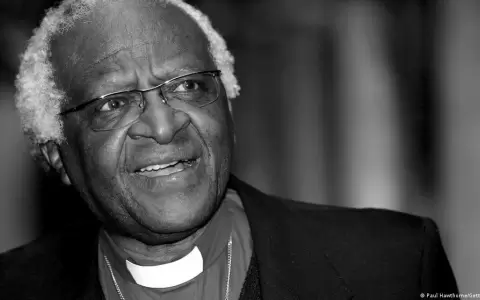 Muere a los 90 a�os Desmond Tutu, un s�mbolo de la lucha contra el apartheid en Sud�frica