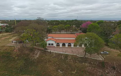Fiesta estudiantil de despedida termina a los golpes en Pilar