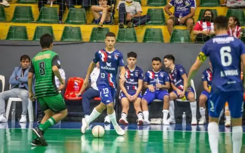 De la pesca a vestir la Albirroja en el Mundial C15 de f�tbol de sal�n