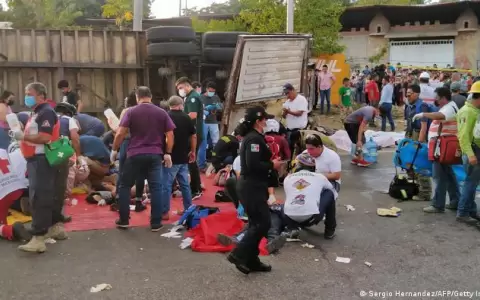 Mueren 55 migrantes en accidente en el sur de M�xico