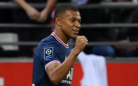 Kylian Mbapp� descarta su salida del Paris Saint-Germain en enero