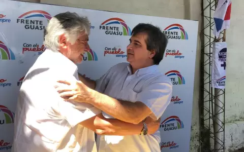 Lugo asumi� la presidencia del Frente Guasu