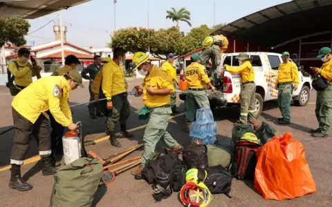 Abdo libera a funcionarios que son bomberos para combatir incendios