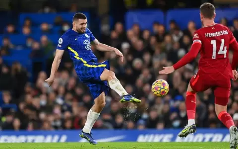 Festeja Manchester City: Chelsea y Liverpool empatan en un partidazo