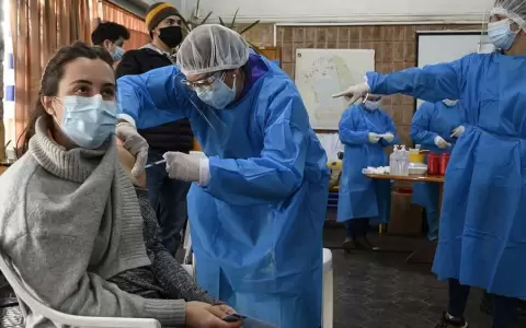 Cient�ficos brit�nicos exigen ampliar vacunaci�n anti-Covid mundial para evitar nuevas variantes