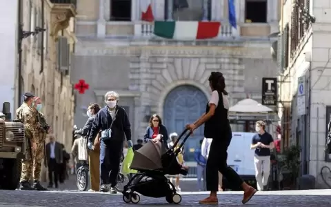 Con el 70 % del pa�s en "zona amarilla", Italia estrena restricciones a los no vacunados