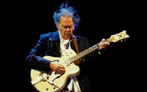 Neil Young abandona Spotify e insta a otros m�sicos a imitarlo