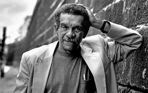 Recordando a Derek Walcott, autor de "El viajero afortunado"