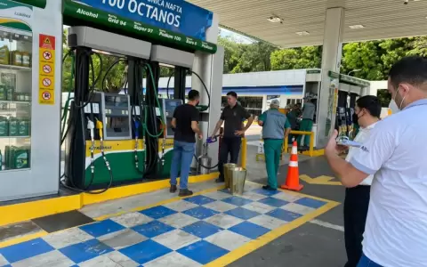 Mangueras de Petrobras calibradas para lesionar a clientes