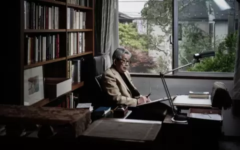 Kenzabur? ?e, Premio Nobel de Literatura 1994, cumple 87 a�os