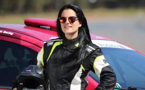 Andrea Lafarja completa por segunda vez el rally m�s duro del mundo