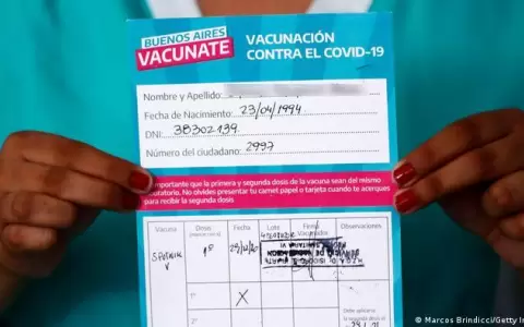 Argentina comienza a exigir pase sanitario de Covid-19 para eventos