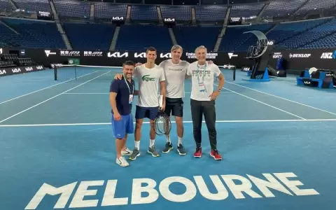 Los Djokovic temen que Novak sea deportado pese a victoria judicial