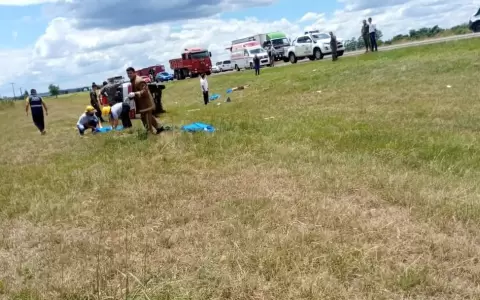 5 fallecidos tras vuelco en la zona de Santan�