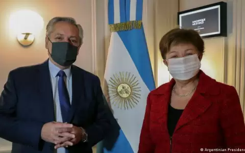 Presidente de Argentina anuncia nuevo acuerdo crediticio con el FMI
