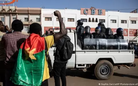 Dimite el presidente de Burkina Faso tras el golpe de Estado de los militares