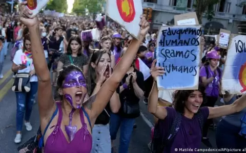 Uruguay: mujeres protestan contra "cultura de la violaci�n"