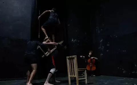 Exploraci�n corporal a trav�s de la danza-teatro
