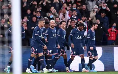 Mbapp� y Messi se lucen en la goleada del PSG al Saint-�tienne