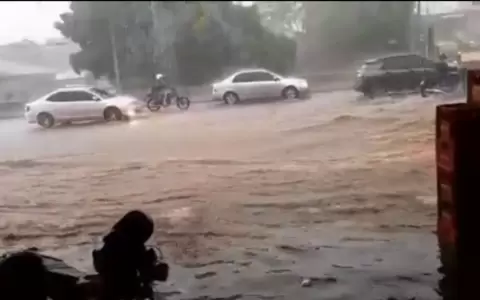 Varias zonas con destrozos y sin luz tras el temporal de este viernes