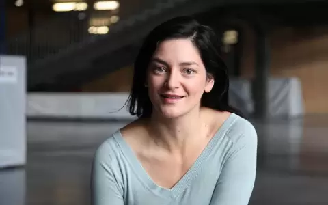 Unipersonal de Bel�n Cubilla en la Alianza Francesa: "Hoja de vida"