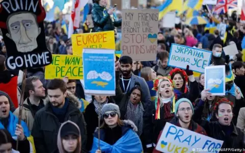 Manifestaciones en solidaridad con Ucrania por medio mundo