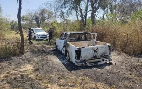 Hallan una camioneta incinerada en San Bernardino