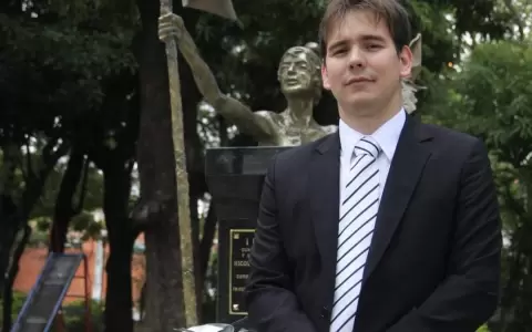 Jhonatan P�ez: �En Paraguay, la salud y bienestar del pueblo se rigen por un abrazo�