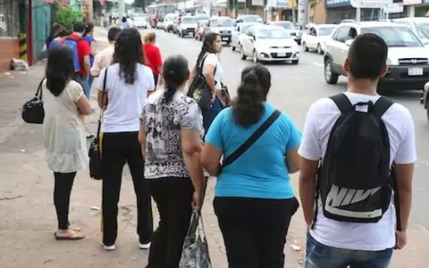 Pasajeros denuncian reguladas en el transporte p�blico
