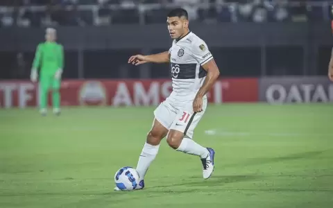 Marcos G�mez, el delantero que se volvi� volante central en Olimpia