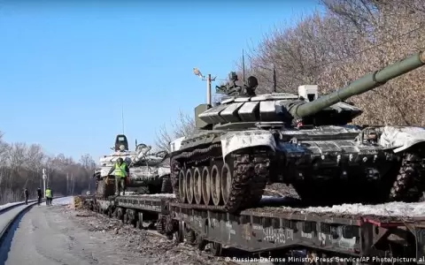 Soldados rusos entran en Kiev, medios informan de duros combates en barrio gubernamental