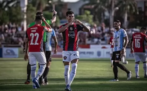 Cerro Porte�o vence a Guaire�a y se convierte en el �nico puntero