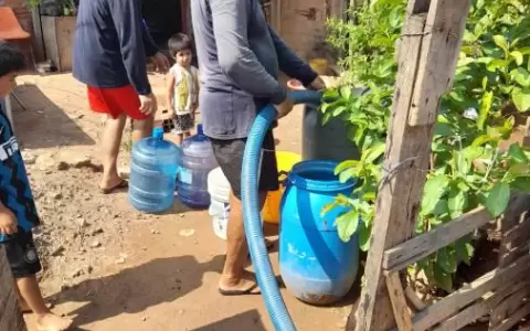 Operativo �Emergencia H�drica� contin�a y el agua potable llega a m�s familias afectadas