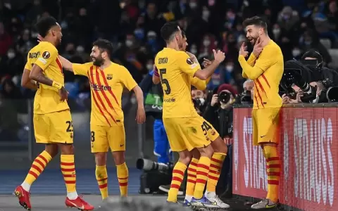 Barcelona vence a Napoli en duelo maradoniano y pasa a octavos