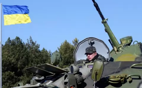 Ucrania moviliza a reservistas y pide a sus ciudadanos salir de Rusia