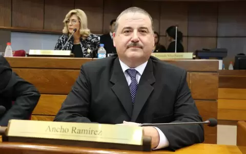 Ancho Ram�rez va por una de las vacancias en el TSJE