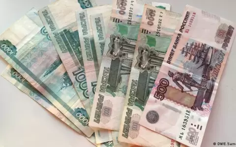 Econom�a rusa: el rublo cae fuertemente y Banco Central sube tasa de inter�s