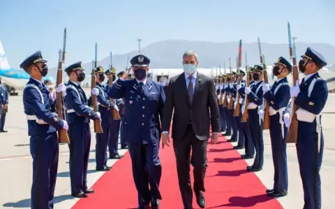 Mario Abdo se re�ne con Pi�era para abordar extensa agenda bilateral