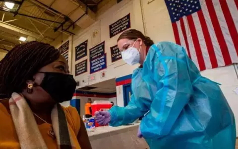 Despedir�n a 3.000 empleados por negarse a la vacuna anti-Covid en Nueva York
