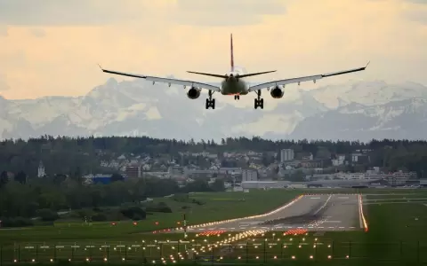 Tecnolog�a 5G: �por qu� te piden que apagues tu celular en los aviones?