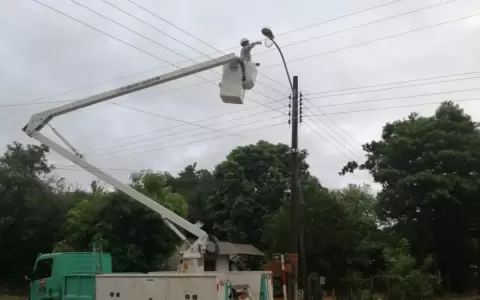 ANDE restablece servicio en 95 % de zonas afectadas por temporal