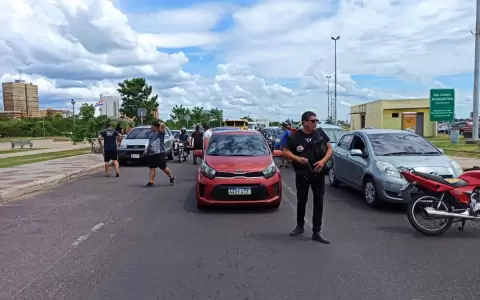 Conductores cierran la Costanera de Asunci�n en protesta por suba de combustible