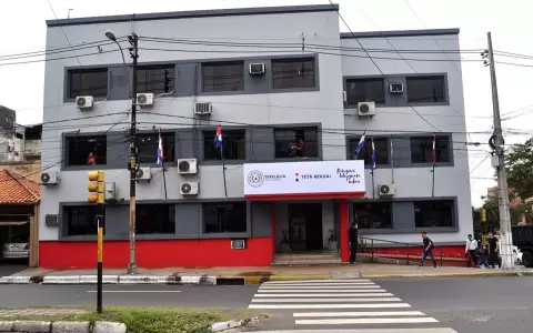 Trabajadores penitenciarios se manifiestan frente al Ministerio de Justicia